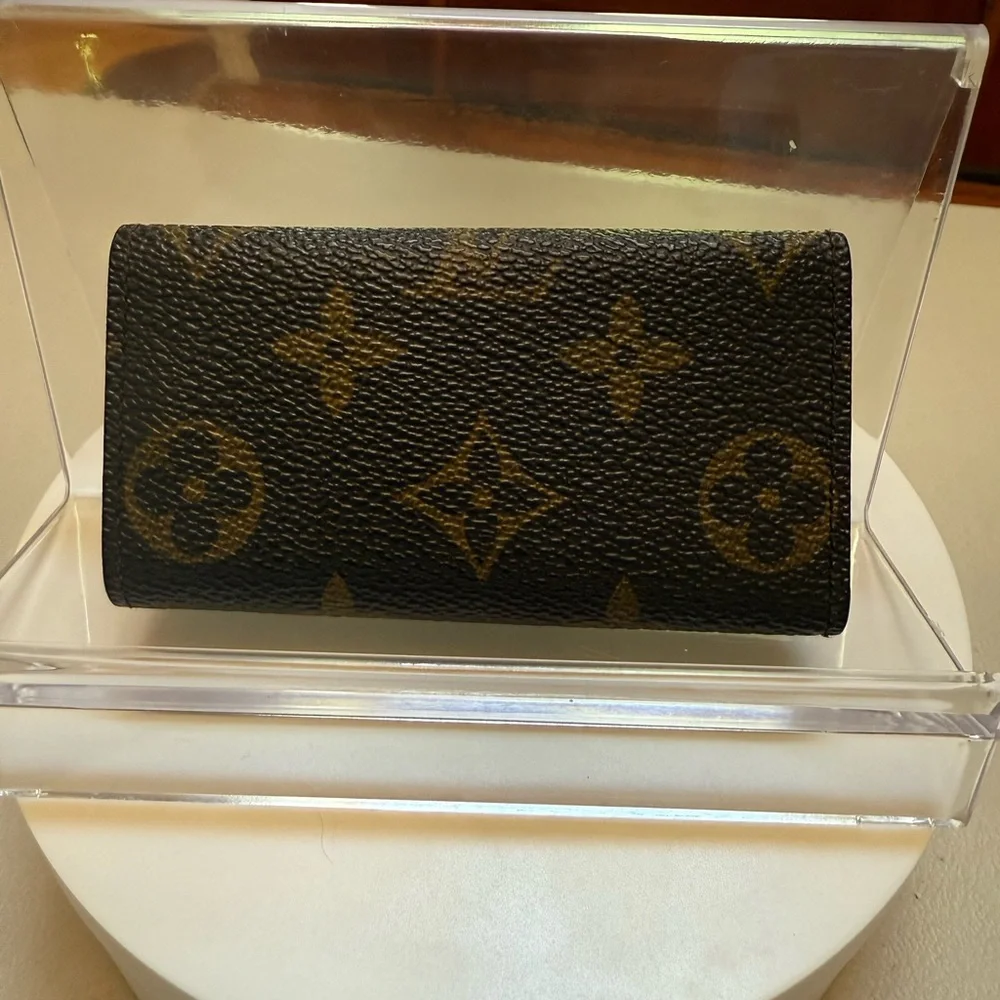 Louis Vuitton Monogram‎ Canvas 4 Key Holder Wallet 🗝️✨